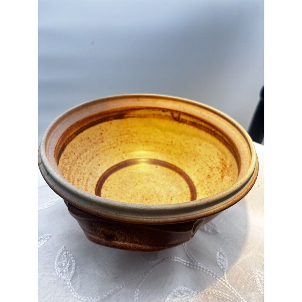 Studio art ceramic glass bowl with lid by Walt glass 89
